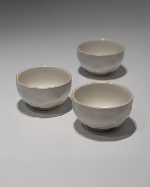 11cm Noodle bowl with a dimpled ceramic finish in a delicate cream shade